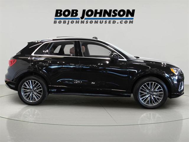 Photo of 2022 Mythos Black Metallic Audi Q3