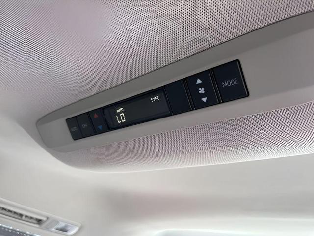 Photo of 2022 Predawn Gray Mica Toyota Sienna