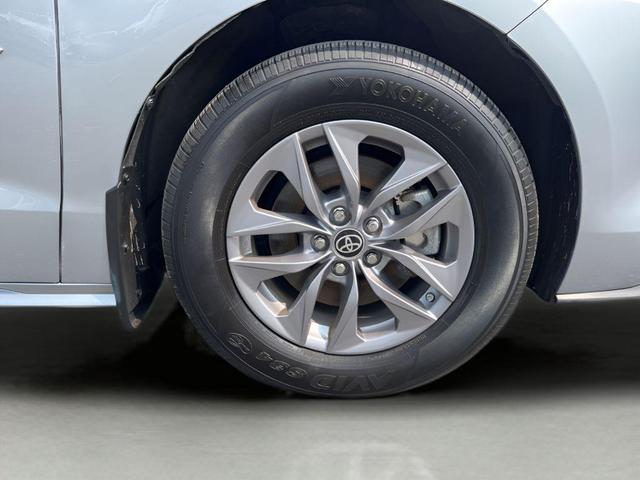 Photo of 2022 Predawn Gray Mica Toyota Sienna