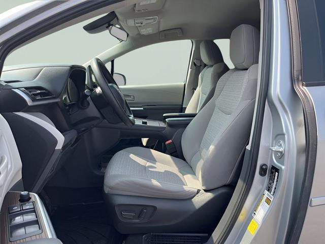 Photo of 2022 Predawn Gray Mica Toyota Sienna