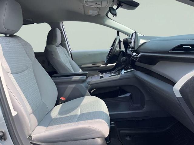 Photo of 2022 Predawn Gray Mica Toyota Sienna