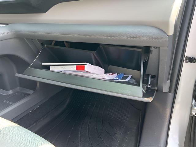 Photo of 2022 Predawn Gray Mica Toyota Sienna