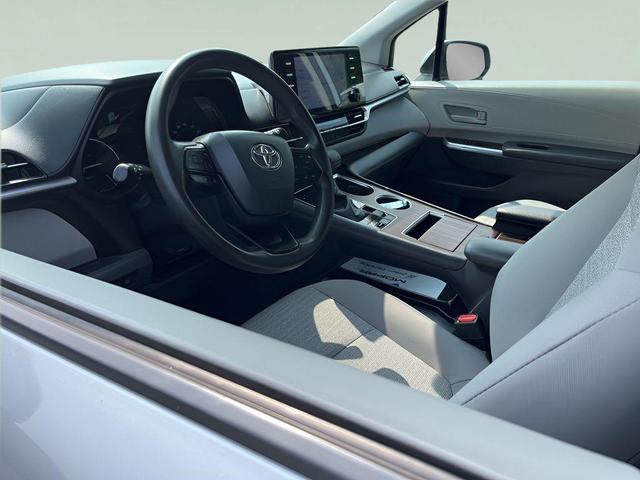 Photo of 2022 Predawn Gray Mica Toyota Sienna