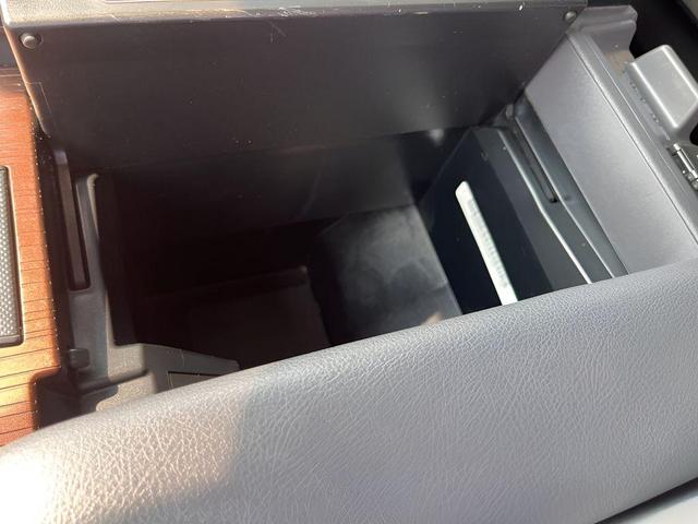 Photo of 2022 Predawn Gray Mica Toyota Sienna