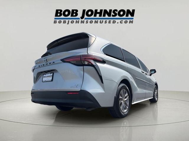 Photo of 2022 Predawn Gray Mica Toyota Sienna