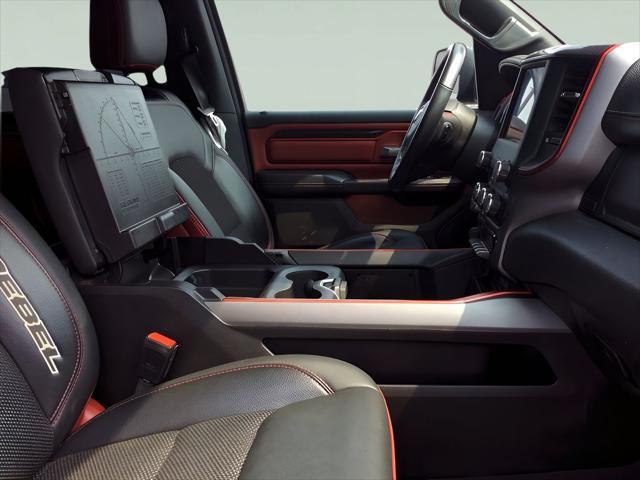 Photo of 2022 Granite Crystal Metallic Clearcoat RAM 1500