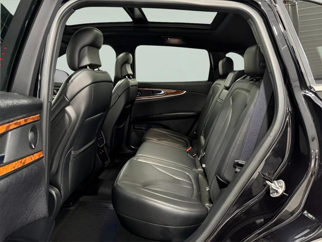 Photo of 2019 Infinite Black Metallic Lincoln Nautilus