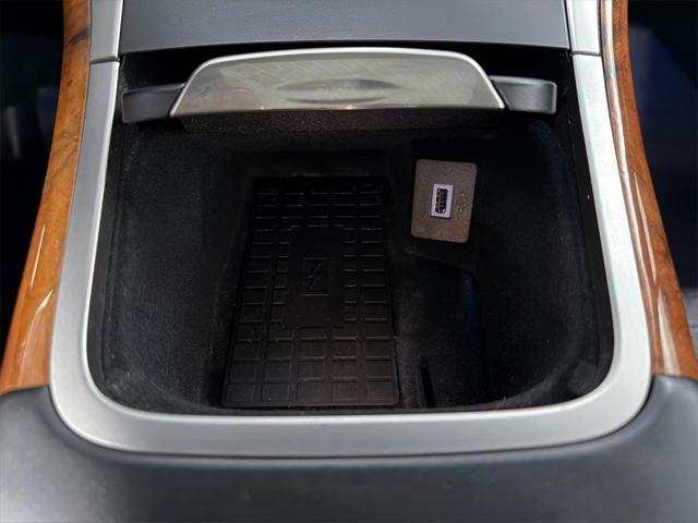 Photo of 2019 Infinite Black Metallic Lincoln Nautilus