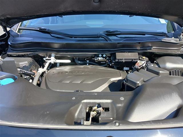 Photo of 2023 Crystal Black Pearl Honda Ridgeline
