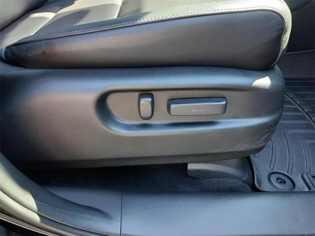 Photo of 2023 Crystal Black Pearl Honda Ridgeline