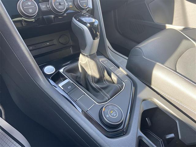 Photo of 2023 Pyrite Silver Metallic Volkswagen Taos
