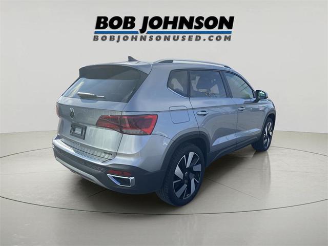Photo of 2023 Pyrite Silver Metallic Volkswagen Taos
