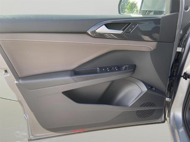Photo of 2023 Pyrite Silver Metallic Volkswagen Taos