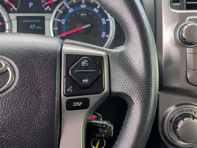 Photo of 2017 Super White Toyota 4Runner
