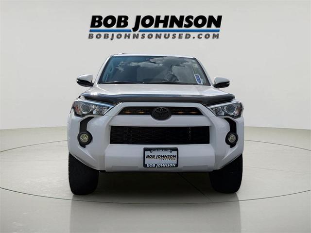 Photo of 2017 Super White Toyota 4Runner