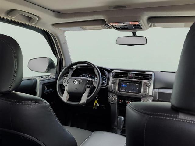 Photo of 2017 Super White Toyota 4Runner