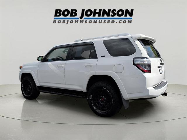 Photo of 2017 Super White Toyota 4Runner