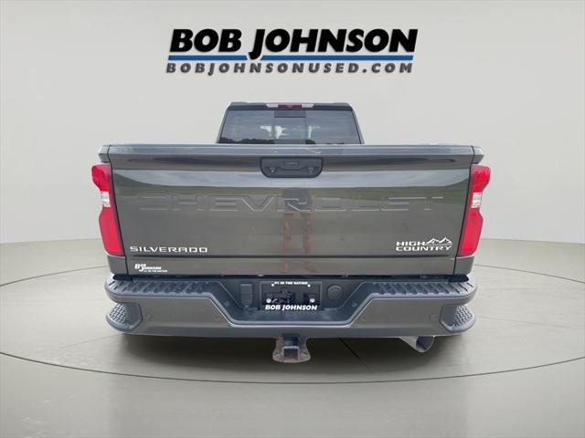 Photo of 2022 Greenstone Metallic Chevrolet Silverado 2500