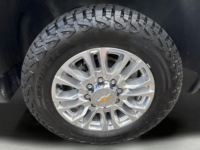 Photo of 2022 Greenstone Metallic Chevrolet Silverado 2500