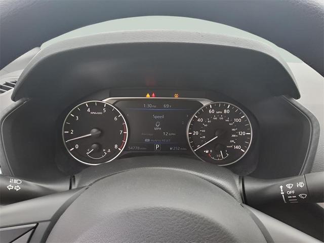 Photo of 2022 Super Black Clearcoat Nissan Altima