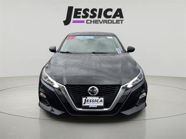Photo of 2022 Super Black Clearcoat Nissan Altima
