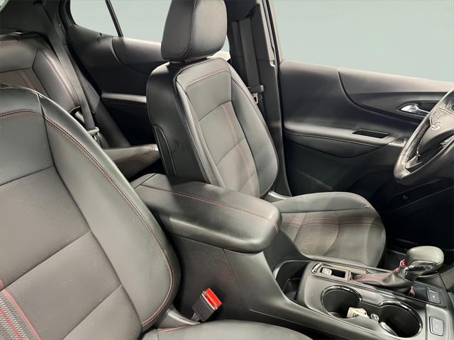 Photo of 2022 Iridescent Pearl Tricoat Chevrolet Equinox