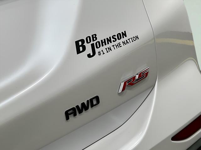 Photo of 2022 Iridescent Pearl Tricoat Chevrolet Equinox