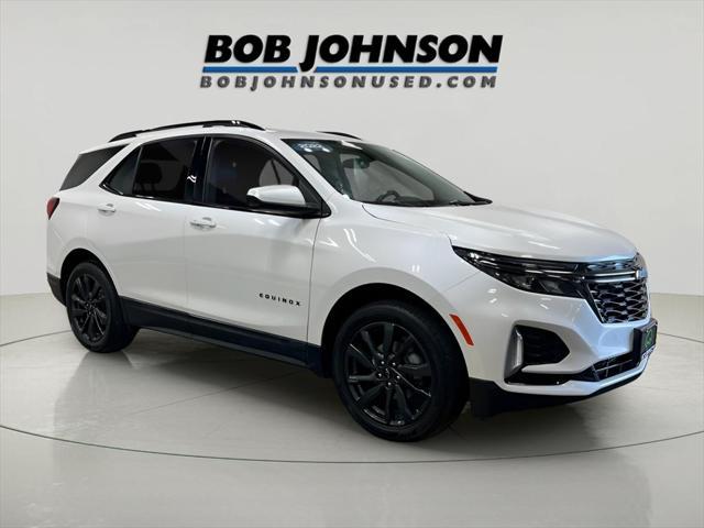 Photo of 2022 Iridescent Pearl Tricoat Chevrolet Equinox