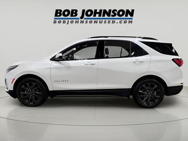 Photo of 2022 Iridescent Pearl Tricoat Chevrolet Equinox