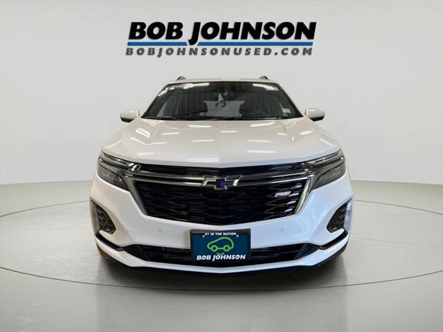 Photo of 2022 Iridescent Pearl Tricoat Chevrolet Equinox