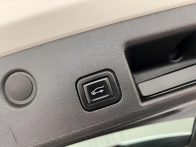 Photo of 2022 Iridescent Pearl Tricoat Chevrolet Equinox