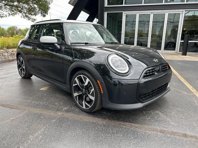 Photo of 2025 Midnight Black II Metallic MINI Hardtop