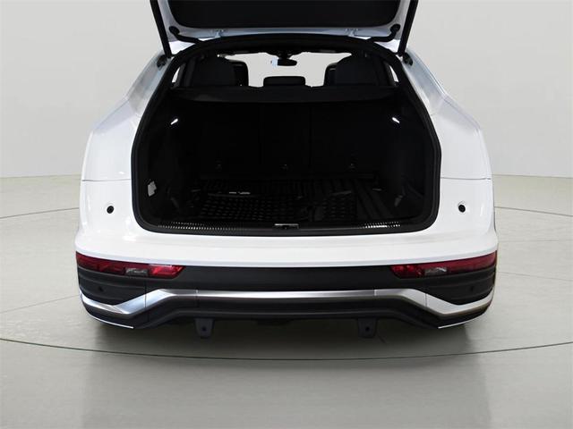 Photo of 2022 Ibis White Audi Q5