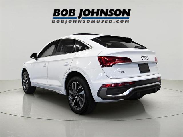 Photo of 2022 Ibis White Audi Q5
