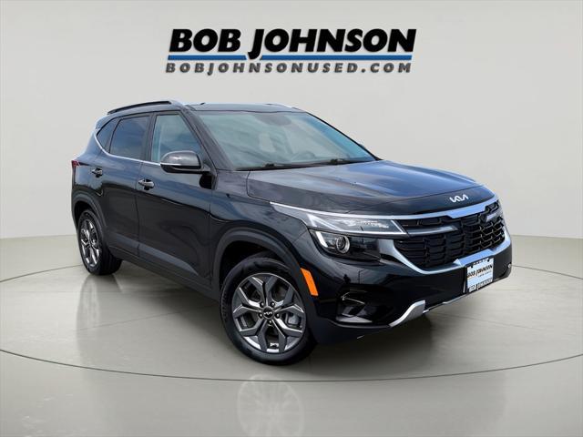 Photo of 2024 Fusion Black Kia Seltos
