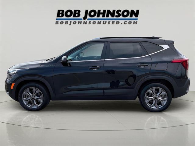 Photo of 2024 Fusion Black Kia Seltos