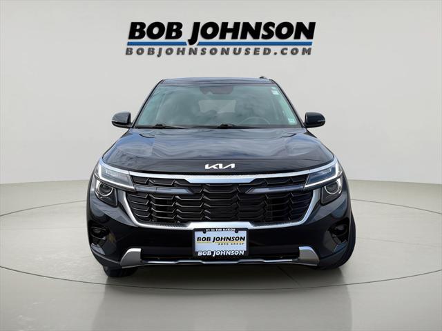 Photo of 2024 Fusion Black Kia Seltos