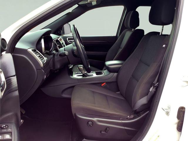 Photo of 2020 Bright White Clearcoat Jeep Grand Cherokee
