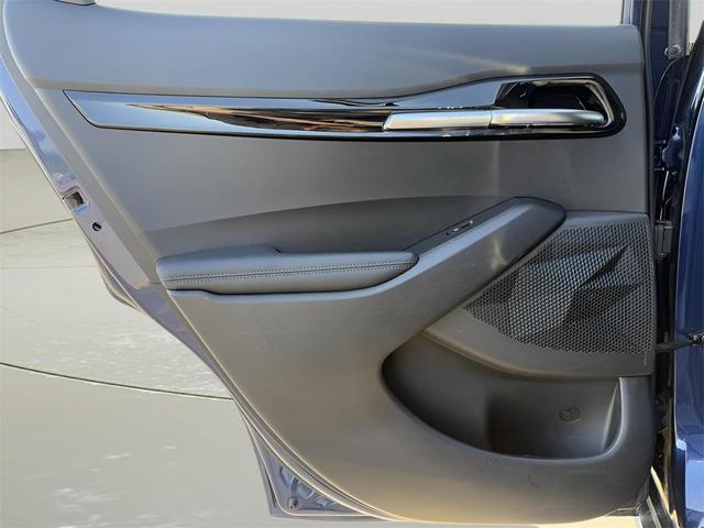 Photo of 2021 Dark Ocean Blue/White Roof Kia Seltos