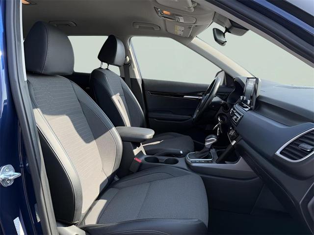 Photo of 2021 Dark Ocean Blue/White Roof Kia Seltos