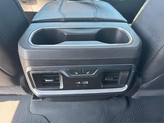Photo of 2025 Summit White GMC Sierra 2500