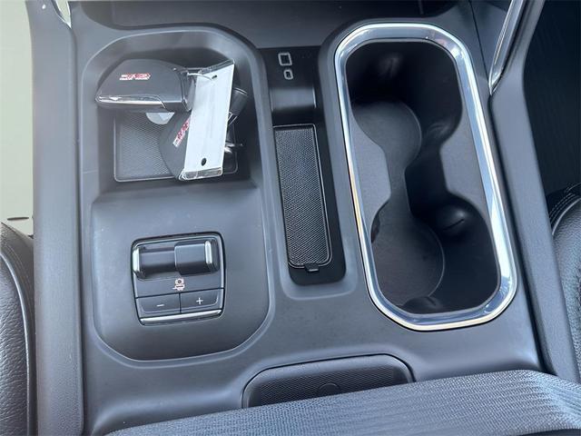 Photo of 2025 Summit White GMC Sierra 2500