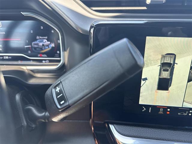 Photo of 2025 Summit White GMC Sierra 2500