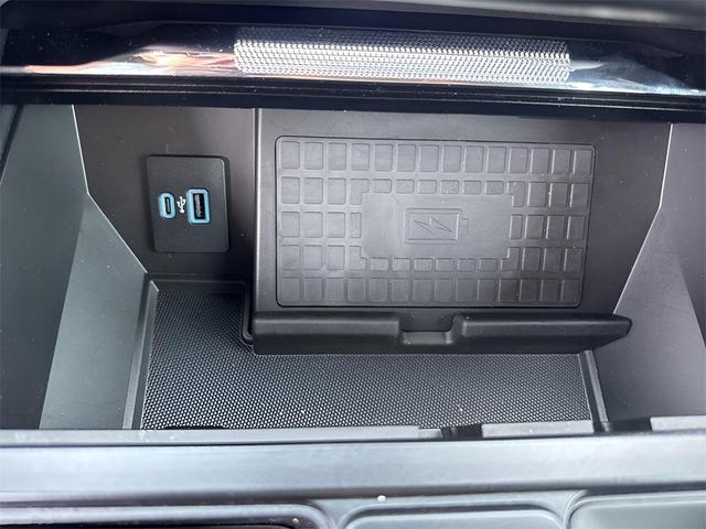 Photo of 2022 Space White Metallic Ford F-150