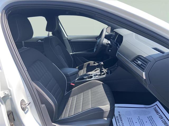 Photo of 2023 Pure White Volkswagen Jetta