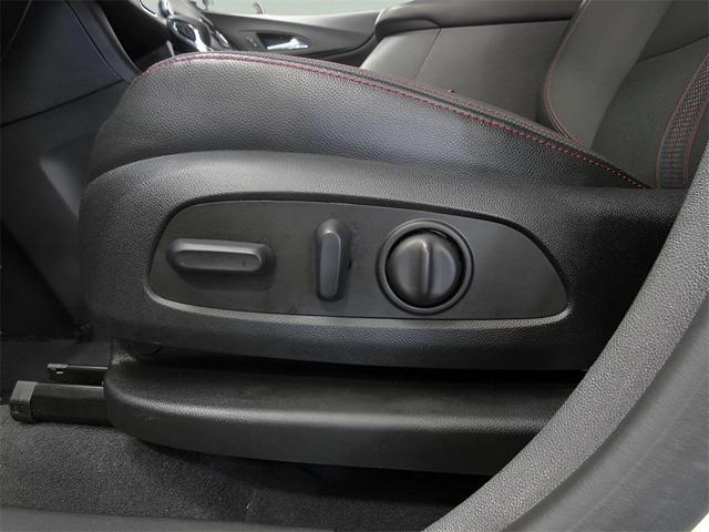 Photo of 2022 Summit White Chevrolet Equinox