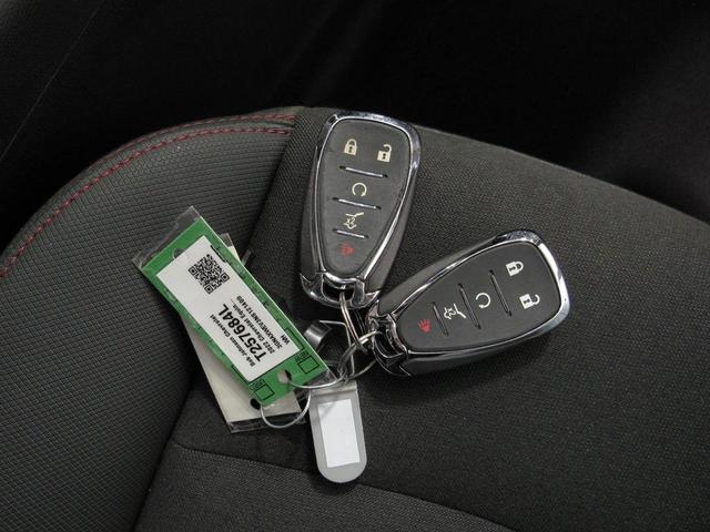 Photo of 2022 Summit White Chevrolet Equinox