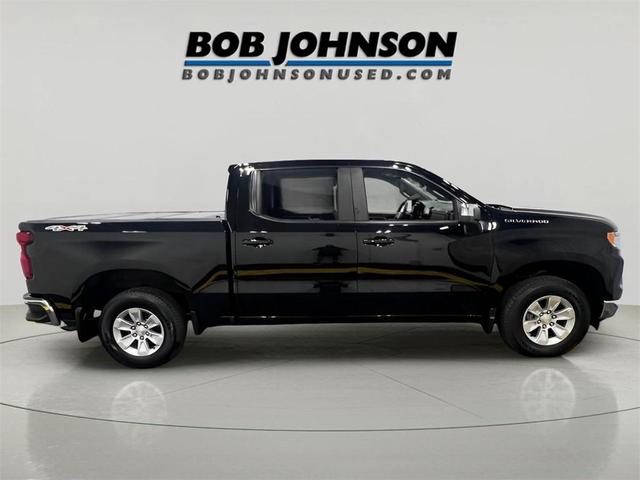 Photo of 2022 Black Chevrolet Silverado 1500