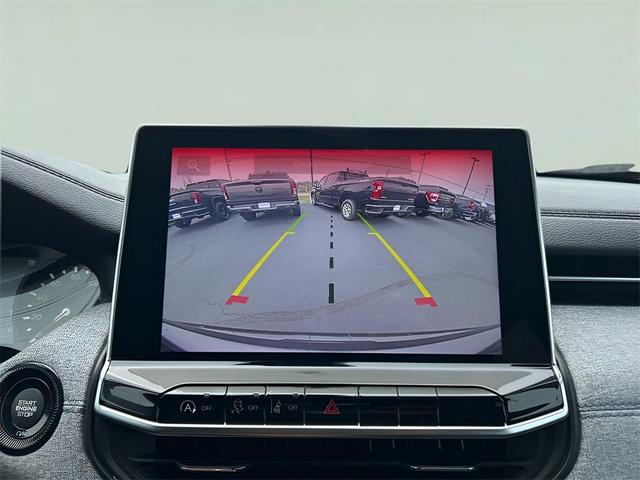 Photo of 2022 Granite Crystal Metallic Clearcoat Jeep Compass
