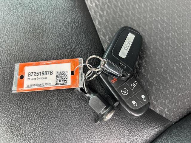 Photo of 2022 Granite Crystal Metallic Clearcoat Jeep Compass